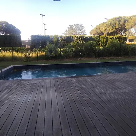 215 Au Tennis Cap D'agde * אגדה
